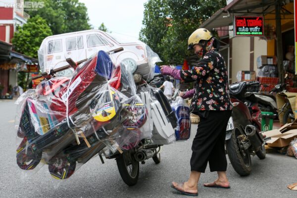 hàng mã tháng 7, vàng mã tháng cô hồn, mua hàng mã rằm tháng 7, hàng mã vu lan, đốt vàng mã tháng 7, đồ cúng giấy tháng cô hồn, hàng mã Hà Nội, cửa hàng vàng mã, bán vàng mã tháng 7, hóa vàng tháng 7, phong tục đốt vàng mã, lễ vật vàng mã, nhà lầu xe hơi giấy, tiền vàng mã, đồ hàng mã truyền thống, làng nghề vàng mã Bắc Ninh, vàng mã Song Hồ, hàng mã giá sỉ, hàng mã bán buôn, hàng mã bán lẻ, mua vàng mã ở đâu, vàng mã rằm tháng 7, lễ vật cô hồn, hàng mã cúng cô hồn, hàng mã cúng tổ tiên, phong tục hàng mã, tập tục đốt hàng mã, văn hóa vàng mã, lễ hóa vàng, rằm tháng 7 hóa vàng, đốt giấy tiền vàng bạc, lễ vật vàng bạc, mâm cúng vàng mã, đồ mã, hàng mã tâm linh, lễ hội vàng mã, vàng mã truyền thống, vàng mã hiện đại, hàng mã độc lạ, đồ mã xe máy, đồ mã điện thoại, vàng mã đô la, vàng mã vàng thỏi, vàng mã biệt thự, vàng mã thời trang, quần áo giấy, giày dép hàng mã, túi xách vàng mã, vàng mã hàng năm, vàng mã tháng vu lan, xôi cúng, xôi gấc, xôi đỗ xanh, xôi vò, xôi ngũ sắc, xôi lễ, xôi cưới, xôi đám hỏi, xôi cấp đông, xôi một lửa, xôi hai lửa, xôi truyền thống, xôi miền Bắc, xôi đất bắc, xôi gấc đất bắc, xôi đỗ đất bắc, xôi lá dong, xôi ngon Hà Nội, xôi lễ Hà Nội, mâm cỗ xôi, đặt xôi cúng, đặt xôi lễ, đặt xôi cưới, đặt xôi đám giỗ, xôi giỗ chạp, xôi rằm tháng 7, xôi cúng tổ tiên, xôi vu lan, xôi cô hồn, thương hiệu xôi đất bắc, mua xôi đất bắc, bán xôi đất bắc, phân phối xôi đất bắc, buôn sỉ xôi, xôi lễ giá rẻ, xôi ngon lễ cúng, xôi gấc đỏ, xôi lễ trọn gói, mâm cúng xôi đất bắc, xôi đất bắc vận chuyển xa, xôi bảo quản tủ lạnh, xôi đất bắc cấp đông, xôi truyền thống đất bắc, xôi nhà hàng, xôi lễ công ty, xôi cúng văn phòng, xôi sự kiện, xôi cưới hỏi, xôi lễ hội, xôi phong tục, xôi truyền thống Việt Nam, đồ cúng rằm tháng 7, đồ cúng vu lan, đồ cúng cô hồn, mâm cúng rằm, mâm cúng tháng cô hồn, chuẩn bị mâm cúng rằm, cách sắm lễ rằm tháng 7, lễ cúng tổ tiên, lễ cúng ông bà, lễ cúng cha mẹ, lễ cúng gia đình, đồ cúng lễ rằm, hoa quả cúng, bánh kẹo cúng, gạo muối cúng, cháo loãng cúng, vàng mã cúng, xôi cúng lễ, phong tục cúng rằm, tục cúng tháng 7, tín ngưỡng dân gian, tín ngưỡng thờ cúng, văn hóa cúng lễ, đồ lễ truyền thống, đồ lễ hiện đại, mâm lễ đầy đủ, đồ lễ cô hồn, mâm lễ cô hồn, lễ vật truyền thống, lễ vật hiện đại, chuẩn bị lễ vật, mua lễ vật ở đâu, dịch vụ sắm lễ, dịch vụ cúng rằm, dịch vụ mâm cúng trọn gói, dịch vụ cúng vu lan, dịch vụ cúng cô hồn, chuẩn bị xôi lễ, mâm cỗ rằm, mâm cỗ cô hồn, lễ vật cần có tháng 7, cách chuẩn bị mâm lễ, phong tục người Việt, tục lệ tháng cô hồn, tháng bảy âm lịch, lễ hội tháng bảy, cúng lễ tháng bảy, tín ngưỡng Việt Nam, thờ cúng Việt Nam, phong tục vàng mã, tranh cãi vàng mã, hạn chế vàng mã, thay vàng mã bằng xôi, thay vàng mã bằng lễ thực, lễ thực phẩm, mâm cơm gia đình, mâm cơm rằm, mâm cơm tổ tiên, mâm cơm vu lan, cơm xôi cúng, xôi đất bắc mâm cơm, thương hiệu xôi lễ, thương hiệu xôi cúng, công ty xôi đất bắc, đại lý xôi đất bắc, đặt hàng xôi đất bắc, phân phối xôi lễ, hợp tác xôi đất bắc, nhà phân phối xôi, đại lý xôi, xôi đất bắc toàn quốc, xôi đất bắc sỉ, xôi đất bắc lẻ, đặt xôi online, đặt xôi ship tận nơi, mua xôi online, mua xôi lễ online, đặt xôi rằm tháng 7, đặt xôi vu lan, đặt xôi cô hồn, đặt xôi giỗ chạp, đặt xôi cưới hỏi, đặt xôi lễ hội, đặt xôi công ty, đặt xôi sự kiện, đặt xôi văn phòng, xôi ngon truyền thống, xôi đất bắc tiện lợi, xôi đất bắc giữ hương vị, xôi đất bắc dễ bảo quản, xôi đất bắc chất lượng, xôi đất bắc uy tín, thương hiệu xôi uy tín, đặt xôi nhanh, dịch vụ xôi tiện lợi, dịch vụ xôi lễ, dịch vụ xôi cúng, dịch vụ xôi cưới, dịch vụ xôi trọn gói, dịch vụ xôi toàn quốc, mâm cúng xôi lễ, mâm cúng xôi đất bắc, mâm cúng đầy đủ, mâm cúng tiết kiệm, mâm cúng hiện đại, mâm cúng truyền thống, lễ cúng hiện đại, lễ cúng trọn gói, lễ cúng tiện lợi, lễ cúng tiết kiệm, lễ cúng đúng phong tục, lễ cúng chuẩn truyền thống, xôi đất bắc thương hiệu mạnh, quảng bá xôi đất bắc, seo xôi đất bắc, từ khóa xôi đất bắc, keyword xôi đất bắc, marketing xôi đất bắc, xây dựng thương hiệu xôi đất bắc.