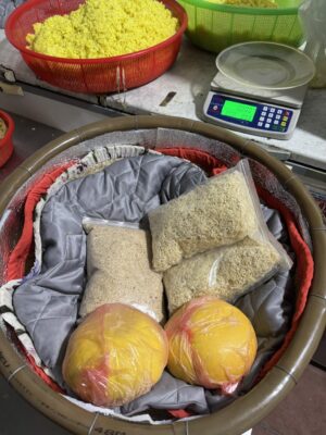 bán xôi vỉa hè cần những gì, bán xôi vỉa hè, mua xôi về bán, bán xôi có lãi không, cách bán xôi có lãi, lấy sỉ xôi, xôi phú thượng bán buôn, xôi phú thượng, xôi phú thượng hà nội, xôi truyền thống hà nội, xôi bán buổi sáng, xôi bán vỉa hè, xôi bán mang đi, xôi bán cho người đi làm, xôi bán cho công nhân, xôi bán cho học sinh, xôi bán cho quán ăn, xôi bán online, xôi giao sớm, xôi bán sỉ, xôi bán buôn, xôi giá sỉ, xôi giá buôn, xôi đỗ xanh, xôi đỗ đen hà nội, xôi lạc, xôi gấc, xôi nếp cái hoa vàng, xôi nếp nhung, xôi dẻo ngon, xôi không chất bảo quản, xôi làng nghề, xôi phú thượng làng nghề, xôi phú thượng truyền thống, xôi phú thượng dẻo thơm, xôi phú thượng để nguội không cứng, xôi phú thượng lấy sỉ, xôi phú thượng bán sỉ, xôi phú thượng giá buôn, xôi phú thượng giao tận nơi, xôi phú thượng đặt trước, xôi phú thượng nấu mỗi ngày, xôi phú thượng uy tín, xôi phú thượng chất lượng cao, xôi phú thượng đầu mối, xôi phú thượng nguồn gốc, xôi phú thượng cho người mới bán, xôi phú thượng cho bán vỉa hè, xôi phú thượng cho quán ăn, xôi phú thượng cho bán online, kinh doanh xôi, mô hình bán xôi, bán xôi sáng, bán xôi trước cổng trường, bán xôi gần bệnh viện, bán xôi khu công nhân, bán xôi ít vốn, bán xôi dễ hay khó, bán xôi cho người mới, bán xôi thu nhập bao nhiêu, bán xôi lời không, bán xôi mang đi, bán xôi buổi sáng sớm, nguồn xôi bán sỉ, nguồn xôi uy tín, đầu mối xôi hà nội, xưởng xôi phú thượng, xôi phú thượng đặc sản, xôi phú thượng nổi tiếng, xôi phú thượng lâu năm, xôi phú thượng hạt căng bóng, xôi phú thượng không pha trộn, xôi phú thượng nguyên chất, xôi phú thượng truyền thống hà nội, xôi phú thượng giá tốt, xôi phú thượng số lượng lớn, xôi phú thượng giao buổi sáng, xôi phú thượng cho kinh doanh, xôi phú thượng bán cho quán ăn, xôi phú thượng bán cho căng tin, xôi phú thượng bán cho công ty, xôi phú thượng bán cho trường học, xôi phú thượng bán cho công trình, xôi phú thượng bán cho người đi làm, xôi phú thượng bán cho bán online, xôi phú thượng bán cho bán vỉa hè, giữ xôi nóng lâu, cách giữ xôi nóng để bán, cách ủ xôi nóng lâu, bảo quản xôi bán hàng, giữ xôi không bị khô, giữ xôi bán đến trưa, bảo quản xôi bán vỉa hè