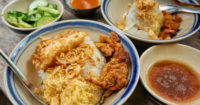 tạo khách hàng mới từ khách cũ
