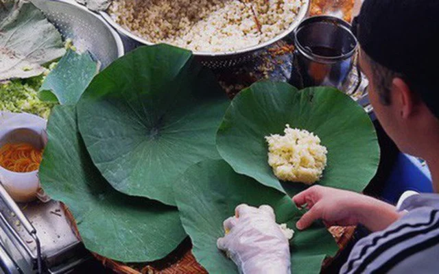 quản lý nhân viên bán xôi.
